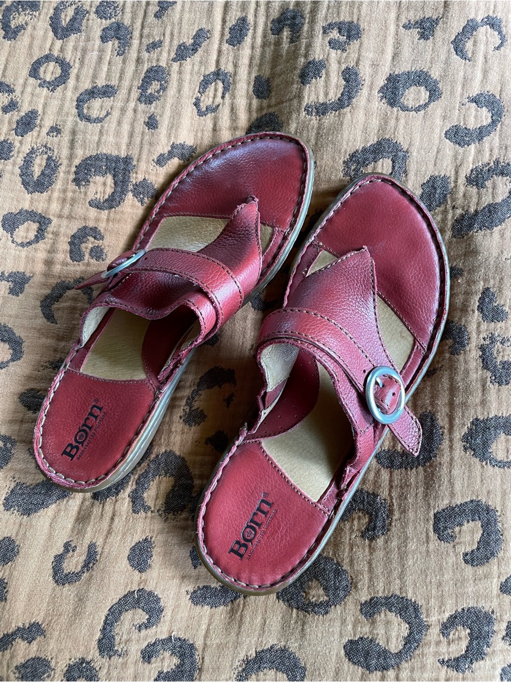 Born Leather Buckle Sandal Size 8